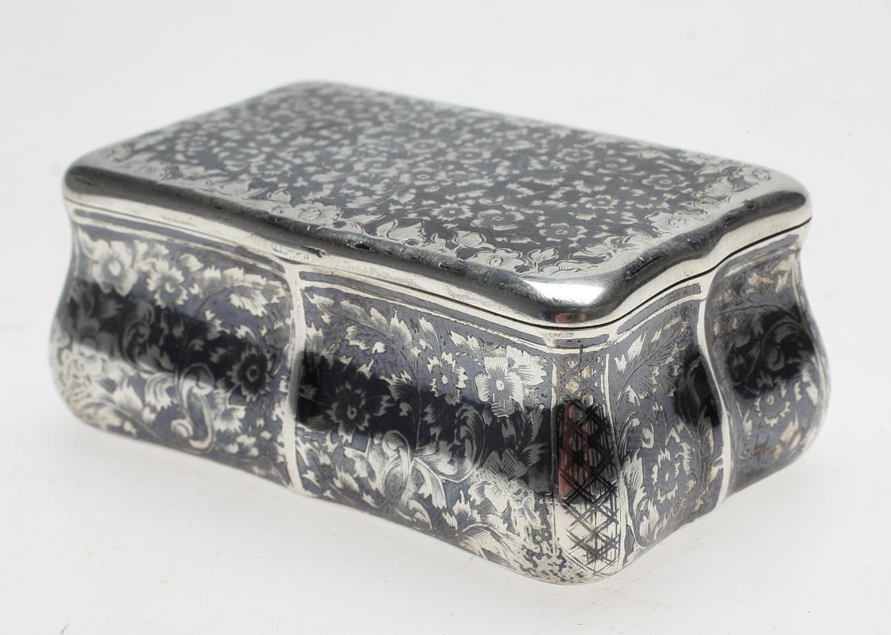 SILVERDOSA, nielloteknik, Ryssland, 1800-tal.