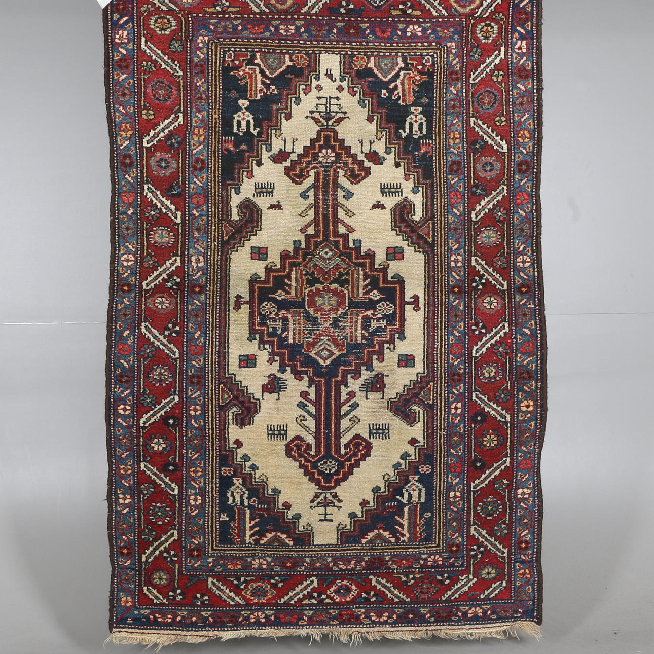 MATTA, Hamadan, 126 x 190 cm.