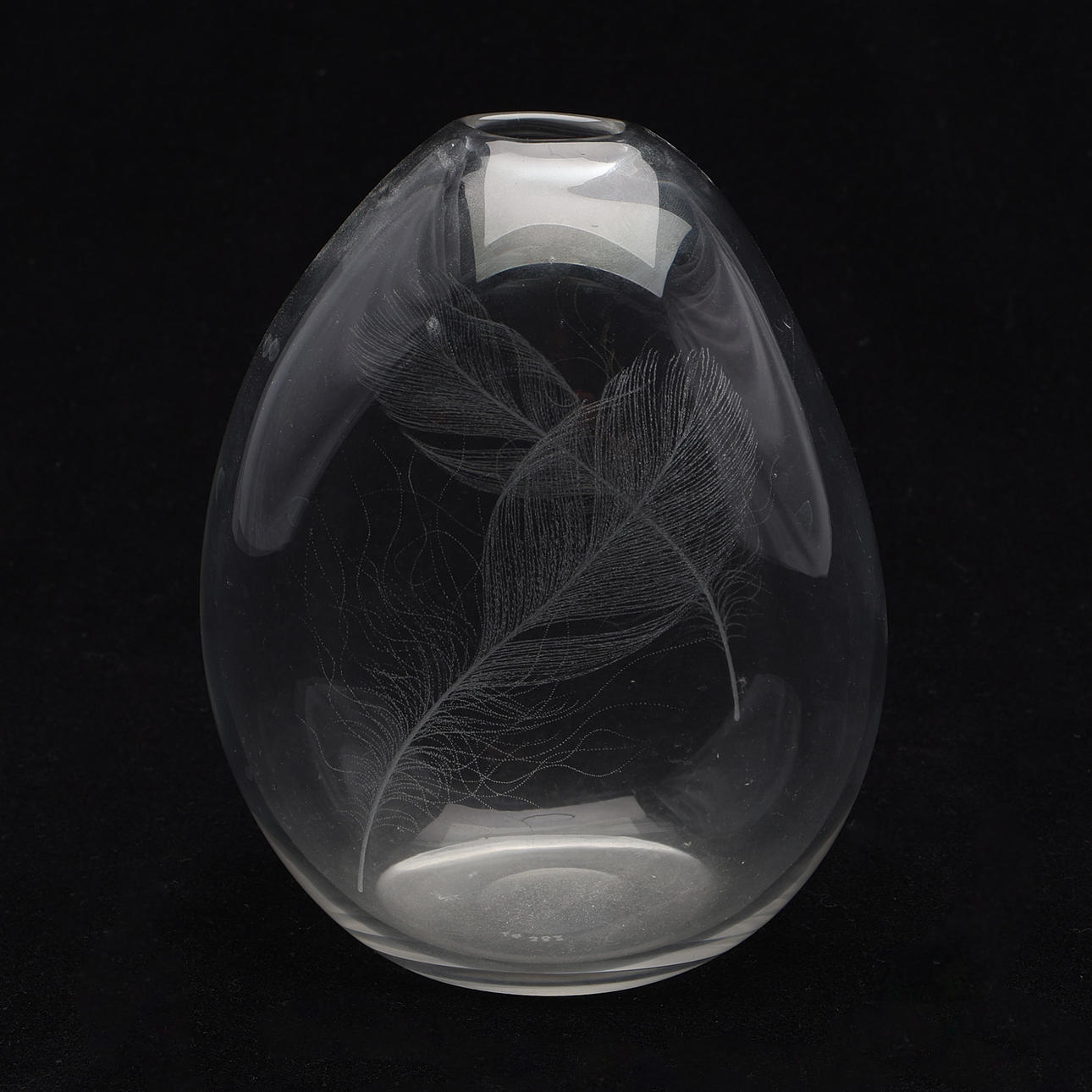 VICKE LINDSTRAND. VAS, KOSTA.