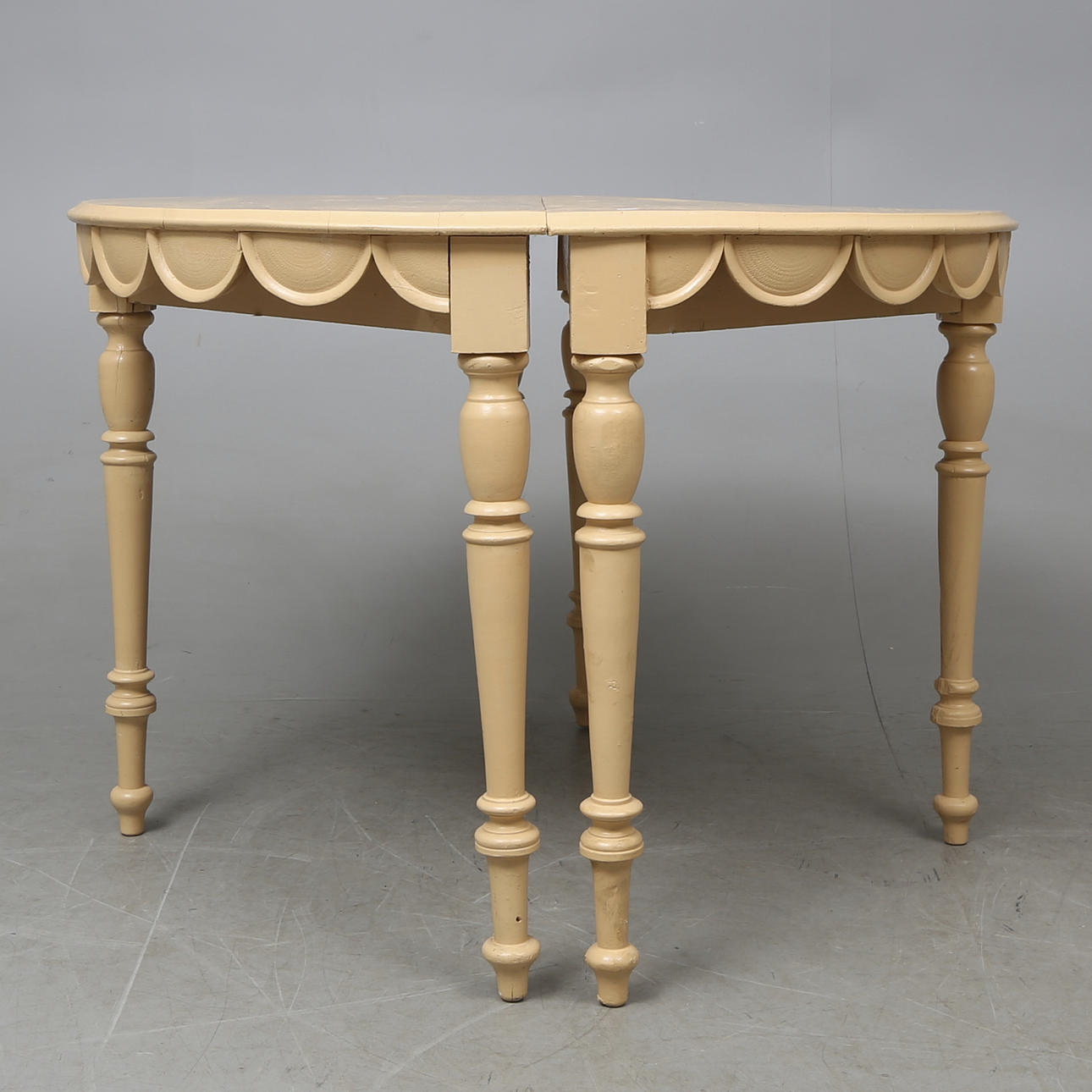 HALVMÅNEBORD, ett par, sent 1800-tal.