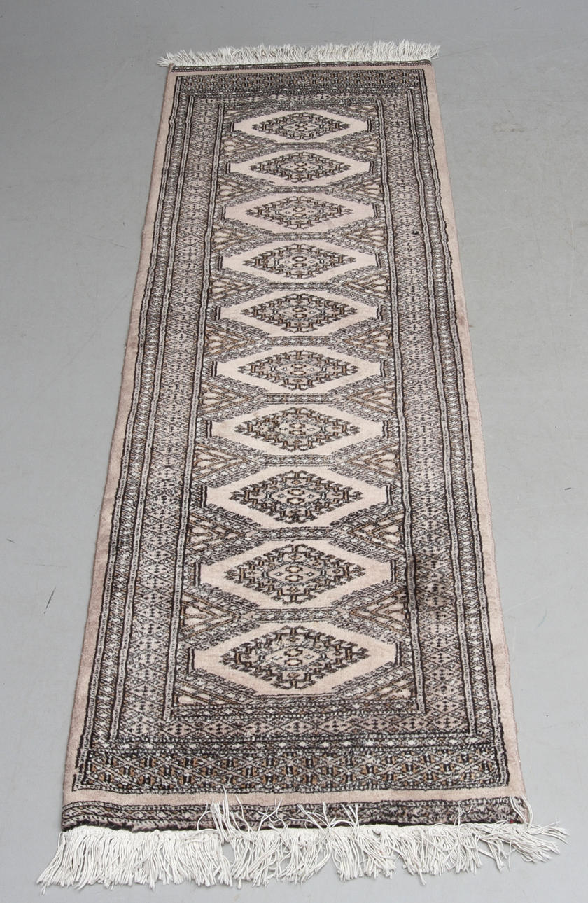 GALLERIMATTA, orientalisk, ca 190 x 64.