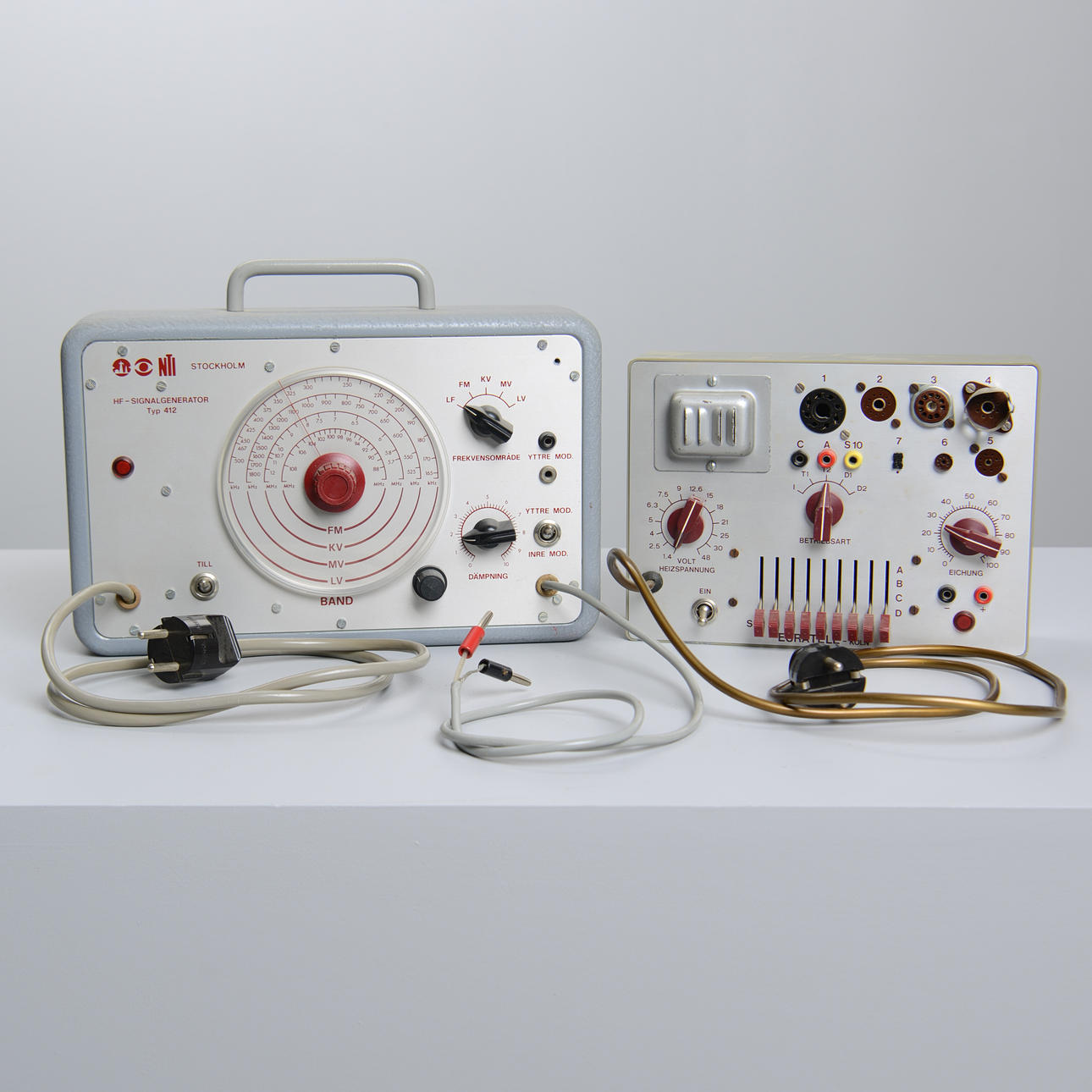 SIGNALGENERATOR OCH RÖRPROVARE.