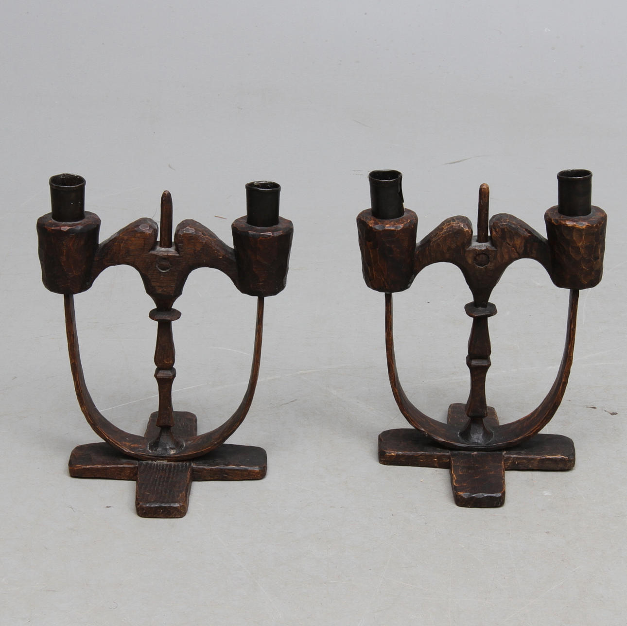 LJUSSTAKAR, 1 par, trä, sk Taserudstake, 1900-tal.