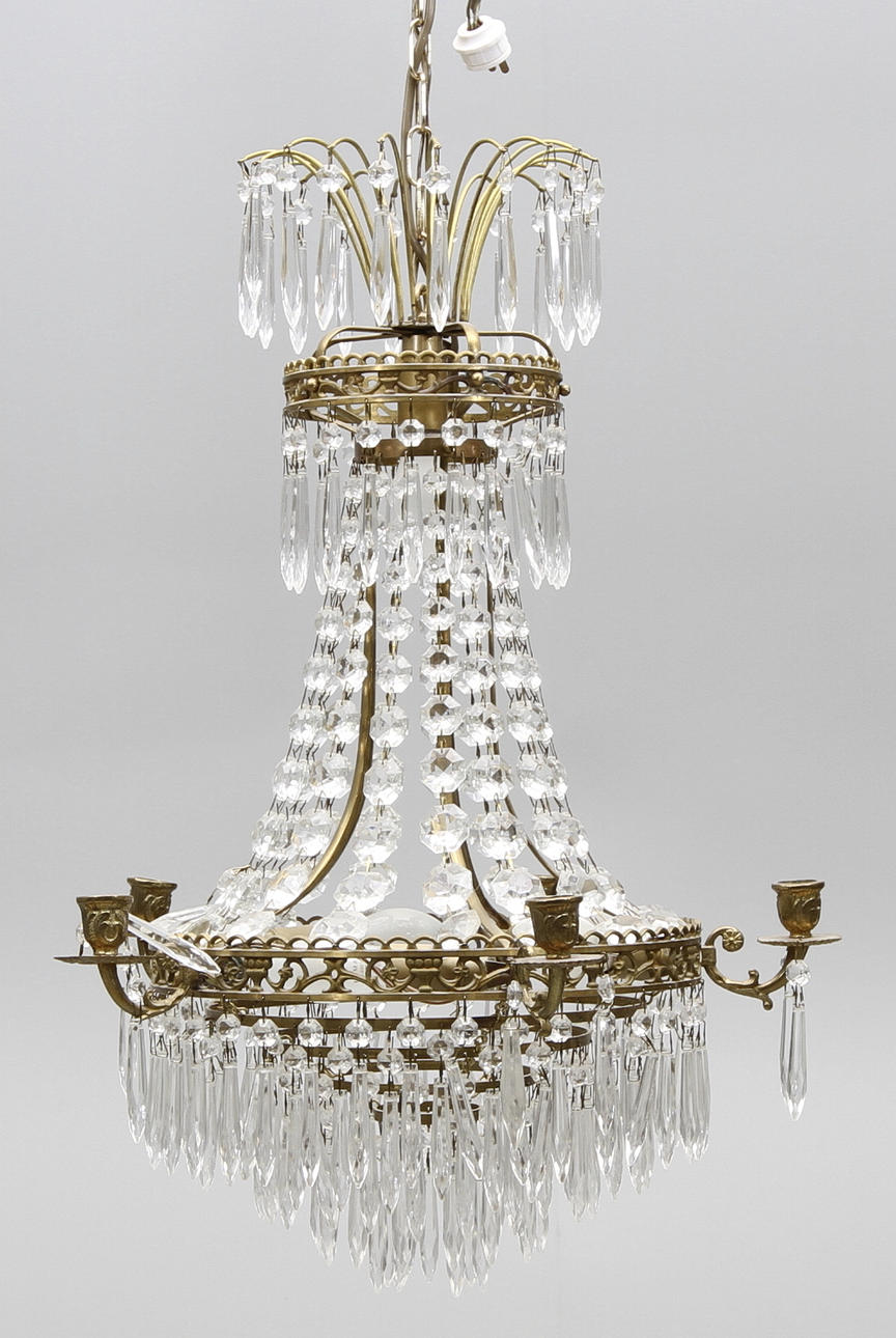 LJUSKRONA med prismor, empirstil, 1900-tal.