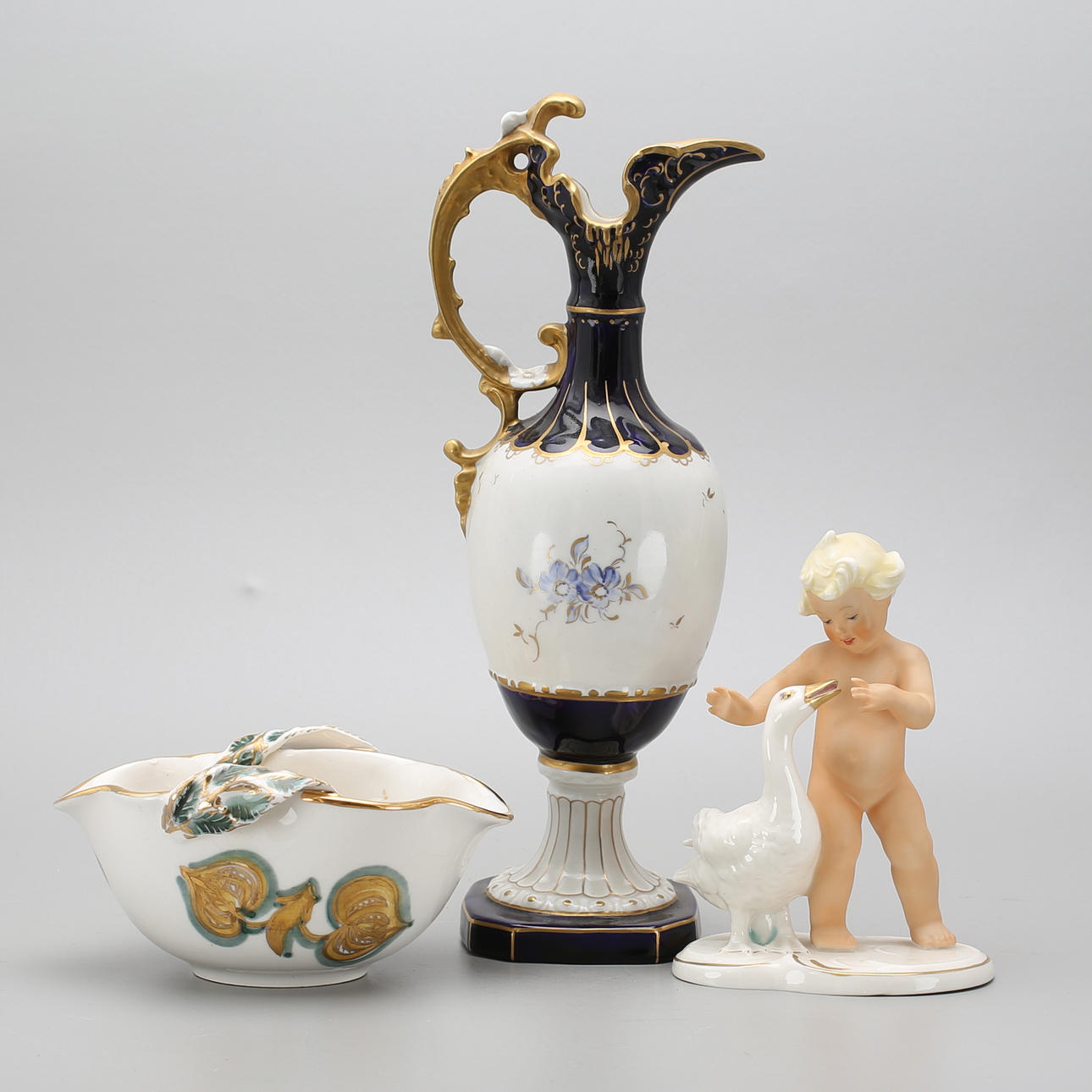 PORSLIN, 3 delar, bl.a Royal Dux.