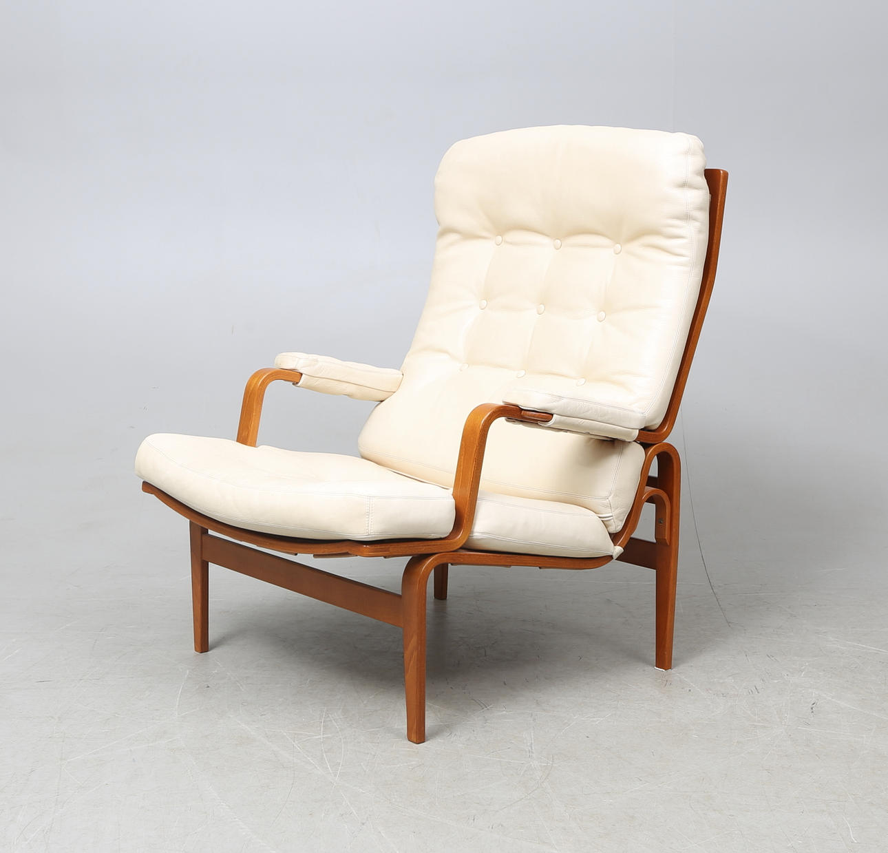 FÅTÖLJ "Ingrid", Bruno Mathsson, Dux, 1900-talets andra hälft.