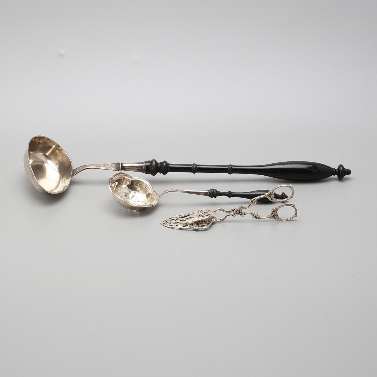 SERVERINGSBESTICK, 3 st, silver, totalvikt 193 g, 1800/1900-tal.