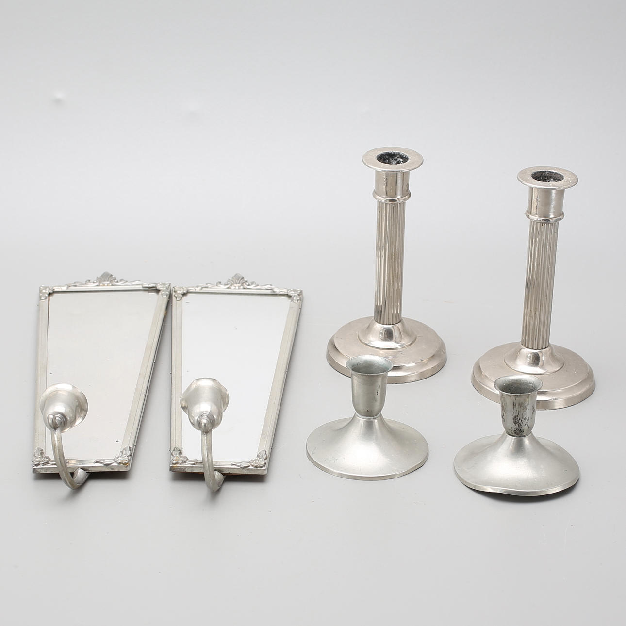 LJUSSTAKAR, 2 par, samt SPEGELLAMPETTER 1 par, tenn.