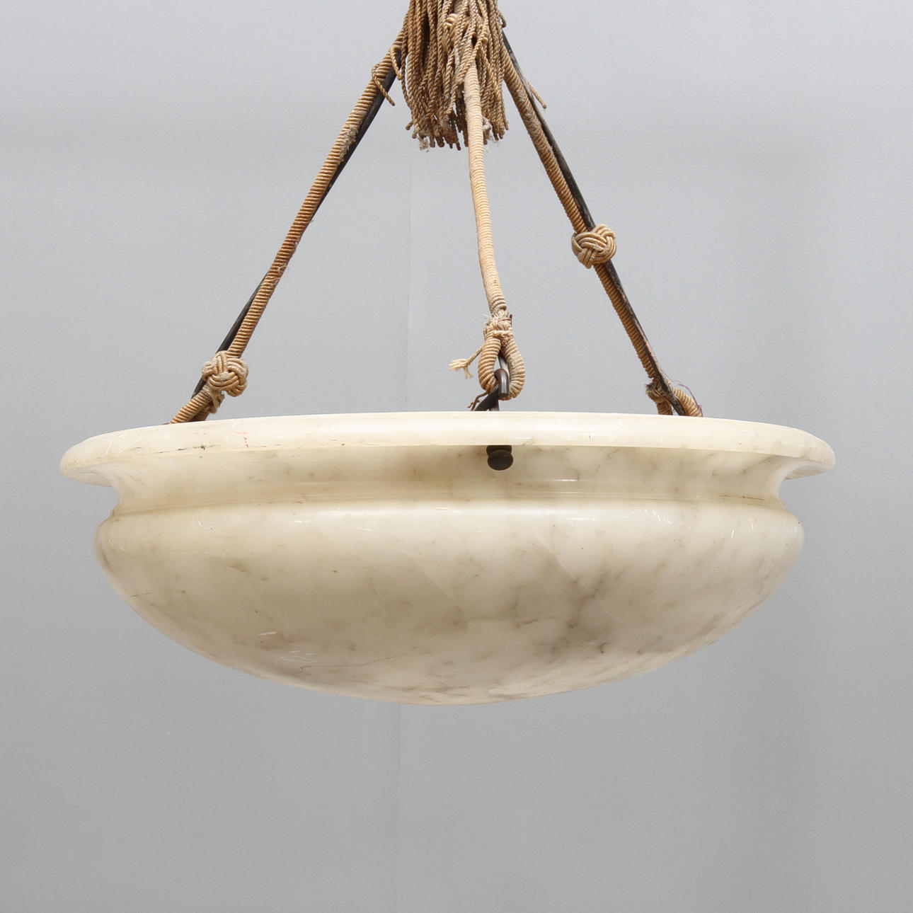 AMPEL, alabaster, 1900-talets första hälft.