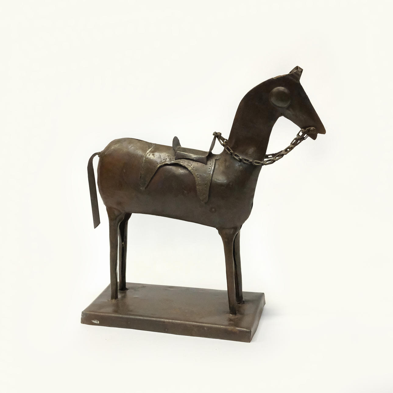 PFERDESKULPTUR AUS METALL.