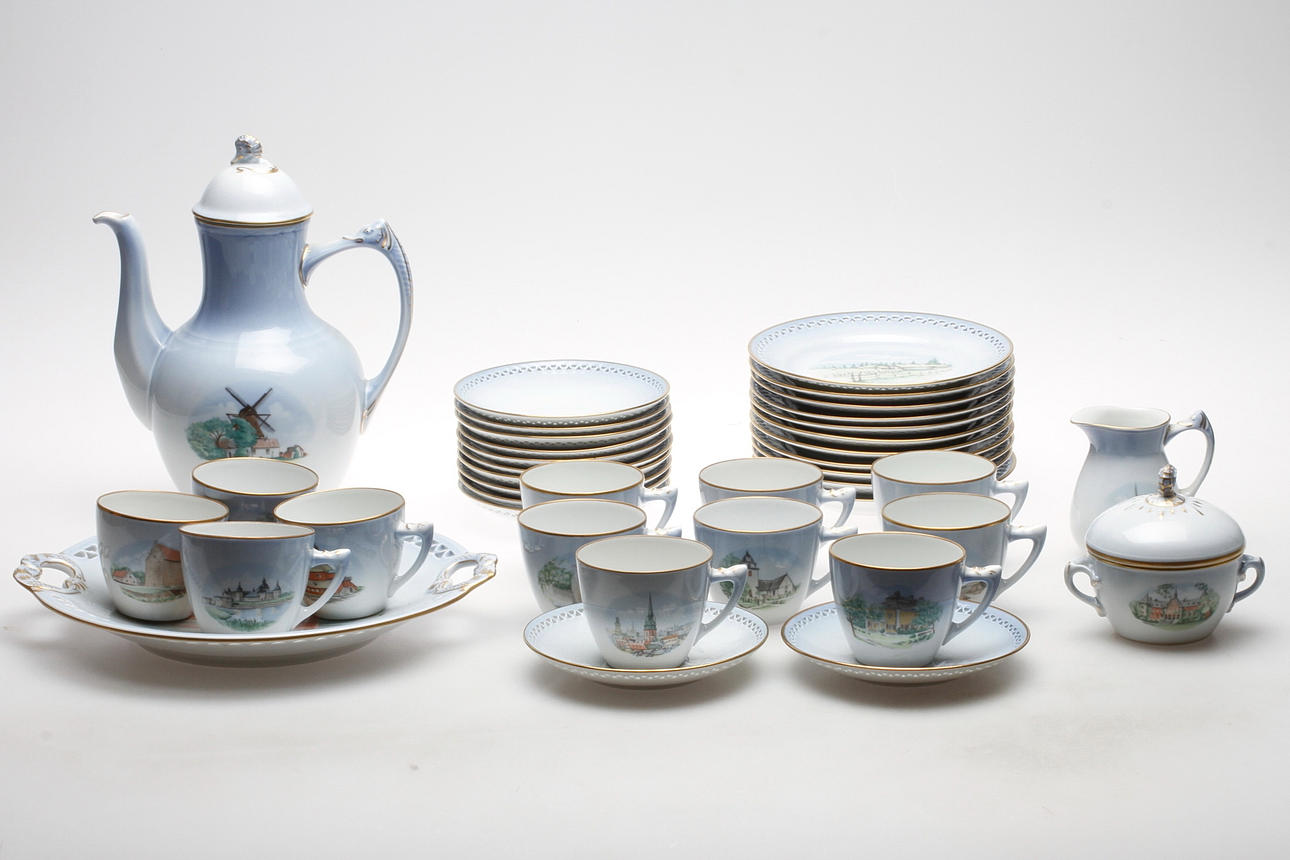 SERVISDELAR, porslin, 26 delar. Dekor med svenska sevärdheter/slott. Bing och Gröndahl, Danmark, 1900-tal.