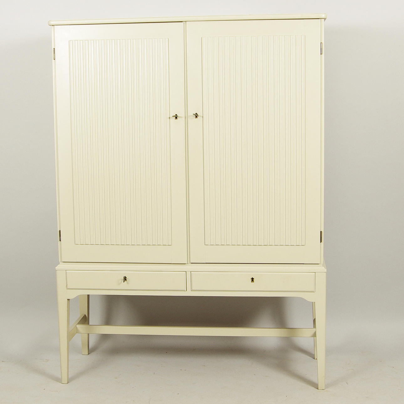 MATSALSSKÅP, gråmålat, Carl Malmstenstil, Svensk Fur.