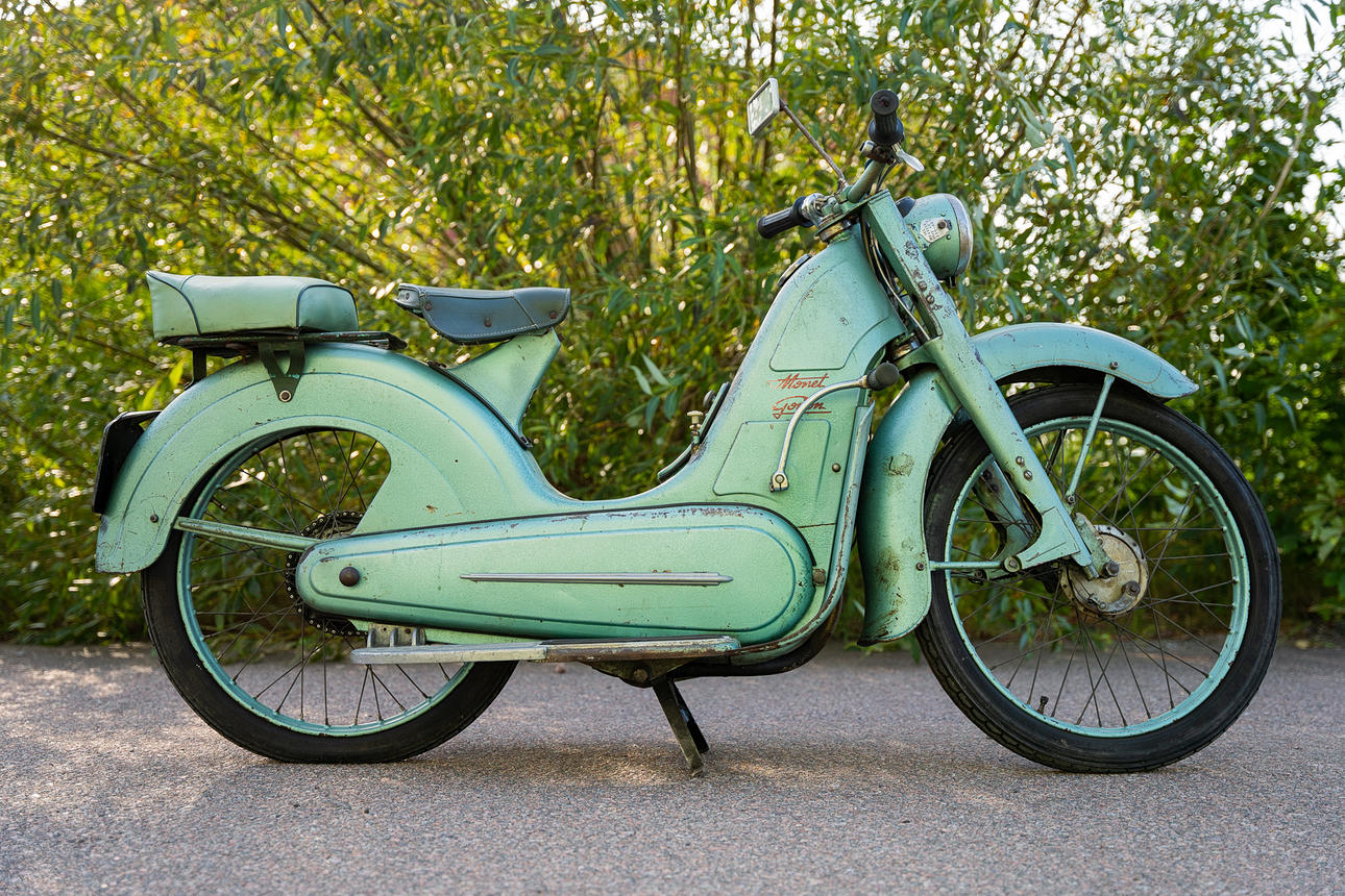 MONET-GOYON, a 1950s Starlett model.