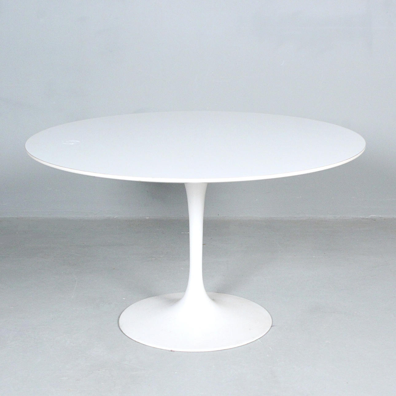 'Tulip' coffee table/Coffee table, 1970s.