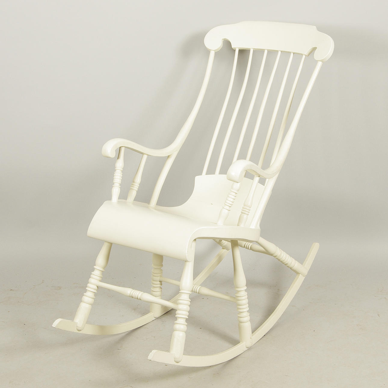 GUNGSTOL, vitmålad, tidigt 1900-tal.