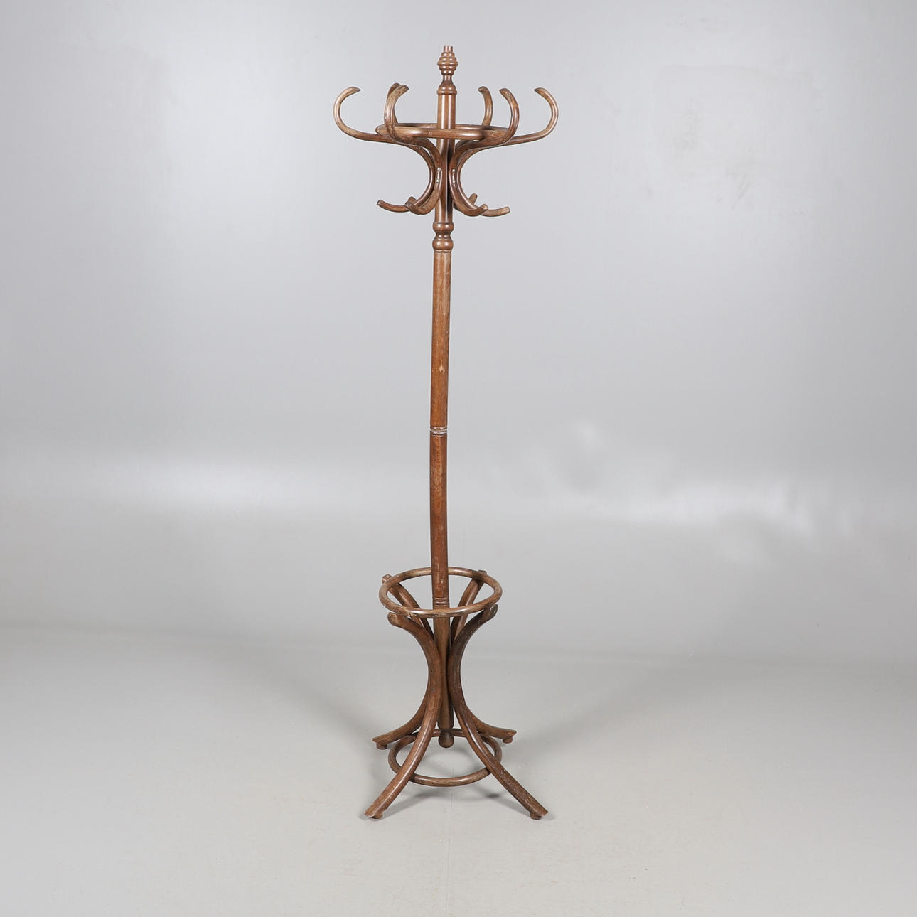 A BENTWOOD HAT / COAT STAND.