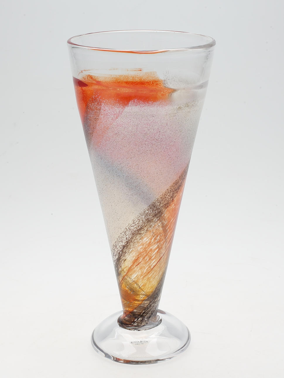 Konstglas, vas, "Twister", Kjell Engman, Kosta Boda, signerad.