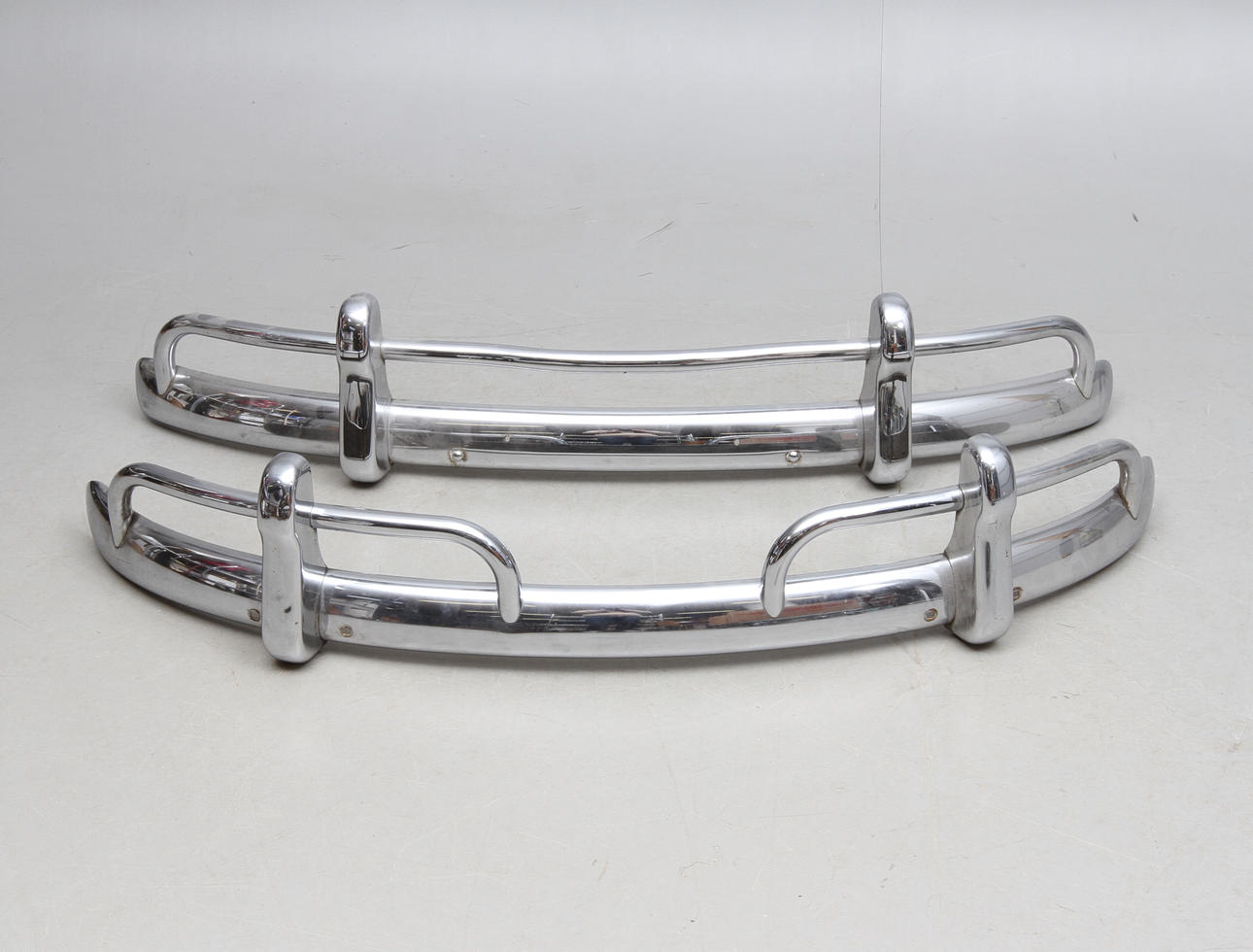 STÖTFÅNGARE, ett par, till Volkswagen.