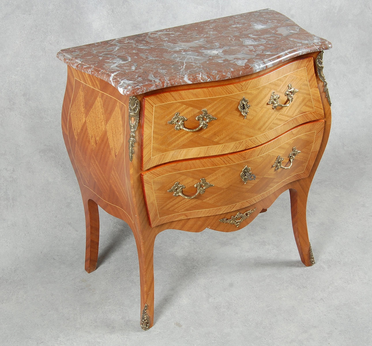 BYRÅ, rokokostil,1900-tal.