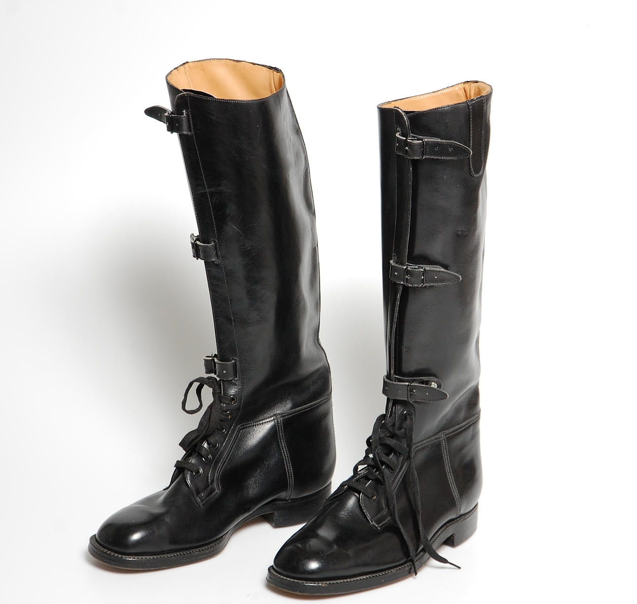 STÖVLAR, handsydda möjligen Crockett and Jones, märkta CAJ.