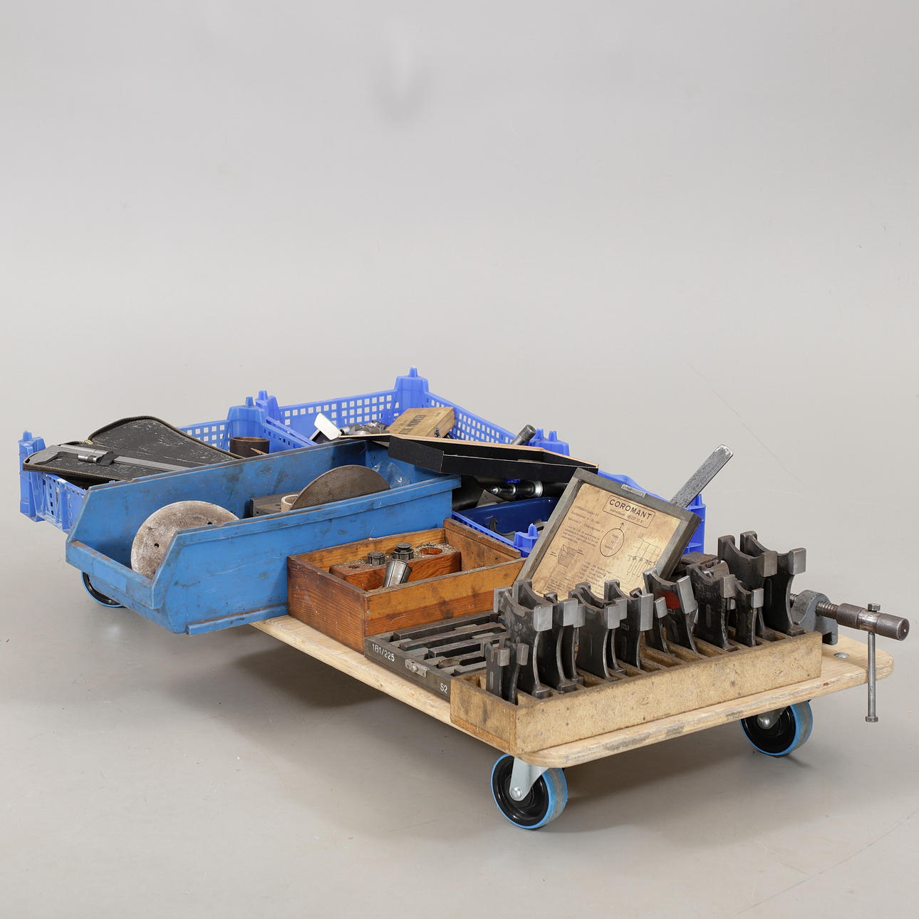 FRÄSTILLBEHÖR, Parti.