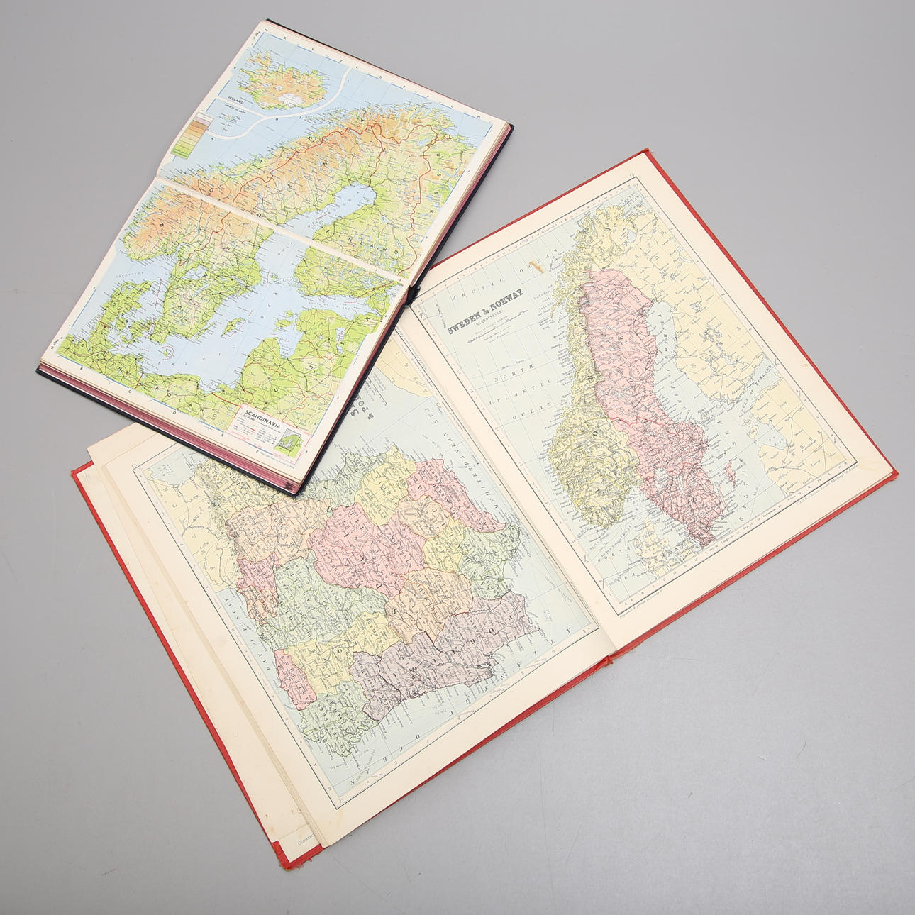 Two 20th century cartography. Books, Maps & Manuscripts - Books - Auctionet