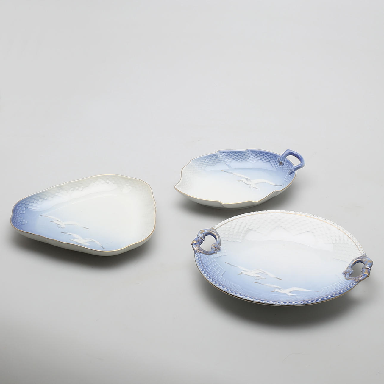 SERVISDELAR, 3 st, porslin, Blå måsen m. guldkant, Bing&Gröndal.