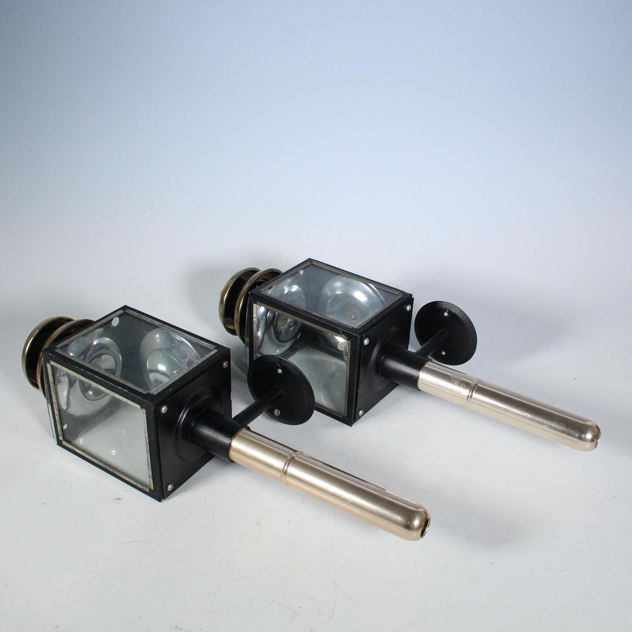 par de azulejos de pared, objeto decorativo.