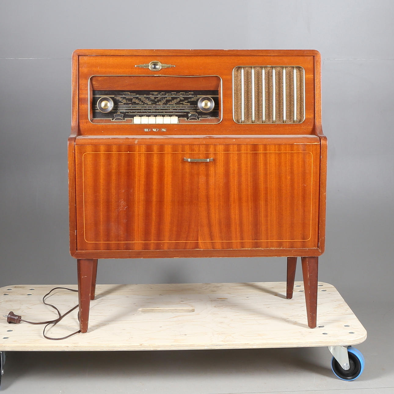 RADIOGRAMMOFON, Dux, typ U 1373, trä, omkring 1900-talets mitt.