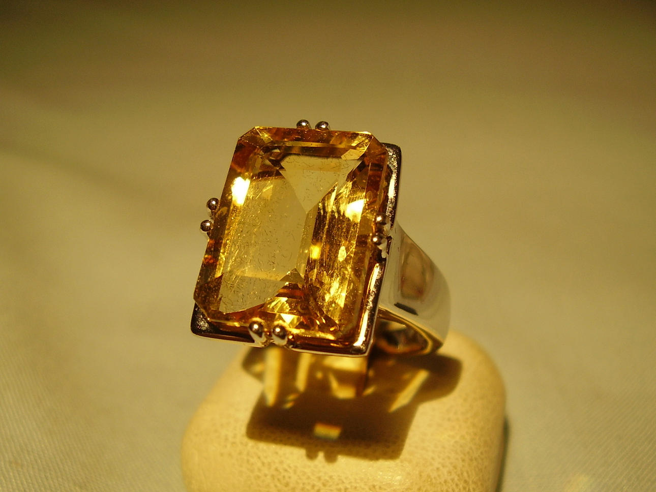 CITRIN ENSTENSRING 9 ct. silver 925.