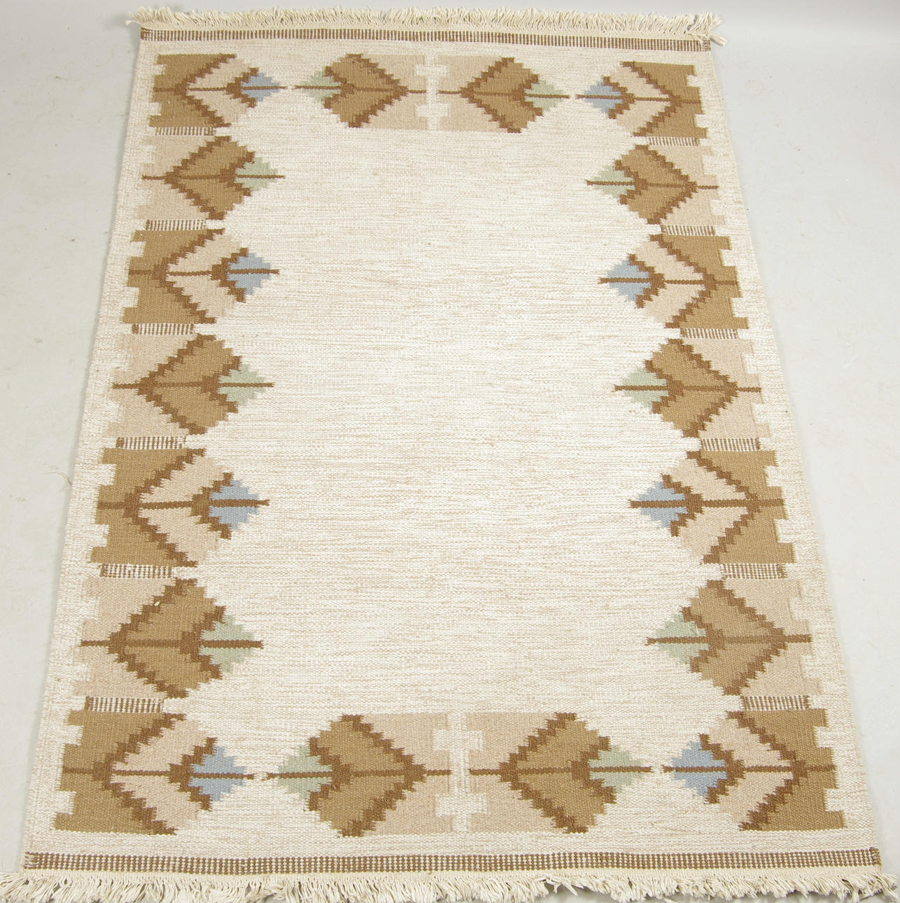 MATTA, rölakan, 200 x 140 cm.