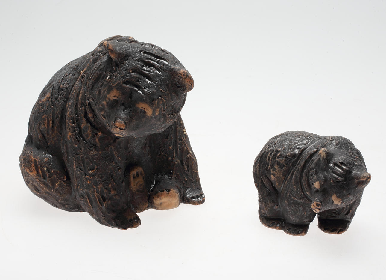 FIGURINER, 2 st, björnar, stengods, Tilgmans keramik, 1900-tal.