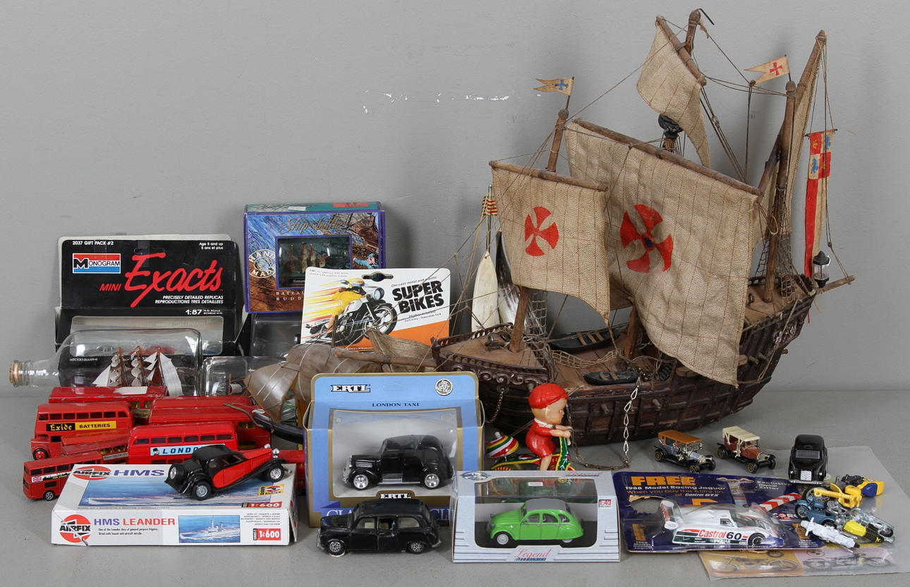 BILAR, MODELLBÅTAR mm.