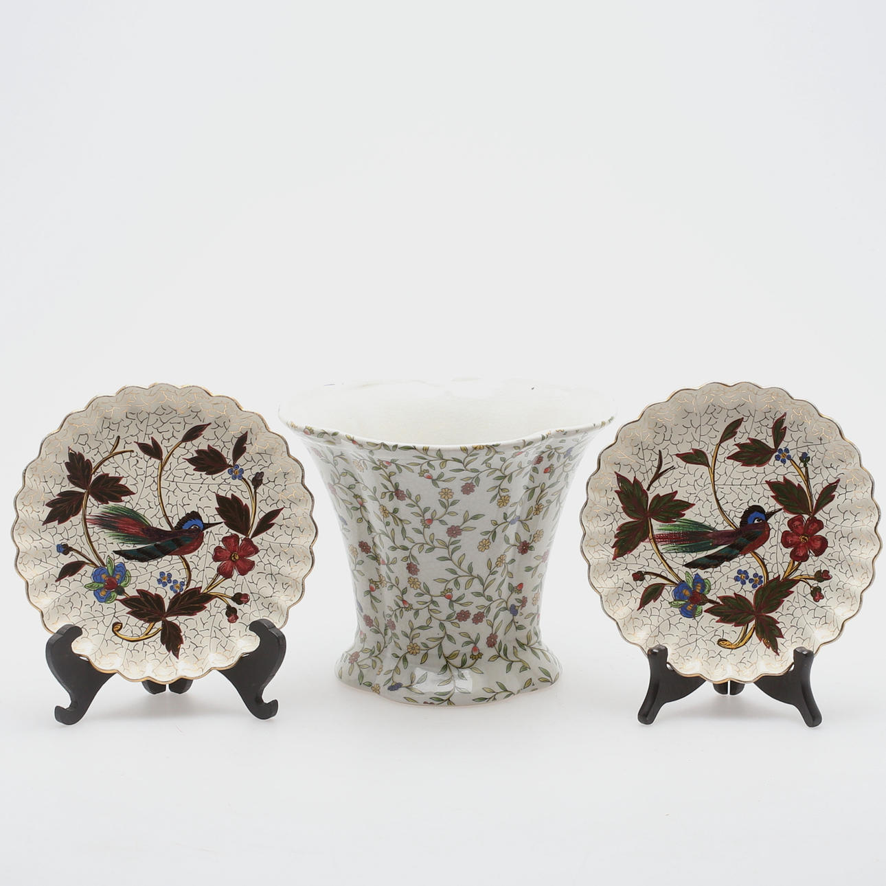 KERAMIK, 3 delar, bland annat Gustafsberg, 1900-tal.