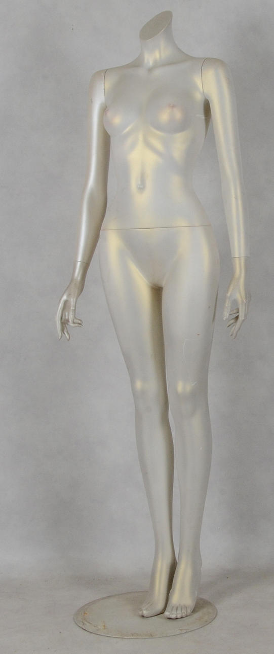 SKYLTDOCKA, dam, 1900-talets andra hälft.