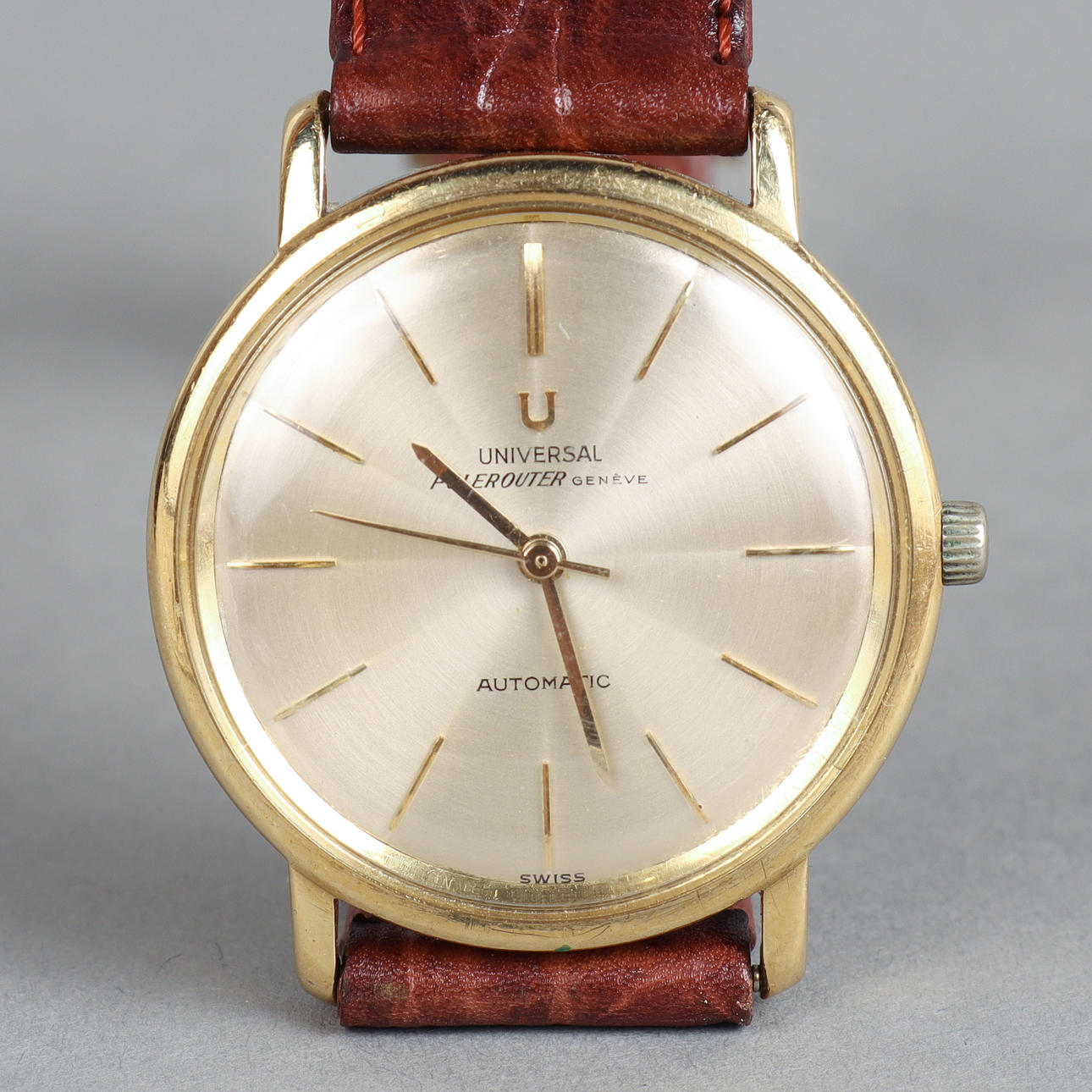 WRISTWATCH, Universal Genève Polerouter, case in 18k gold, automatic.