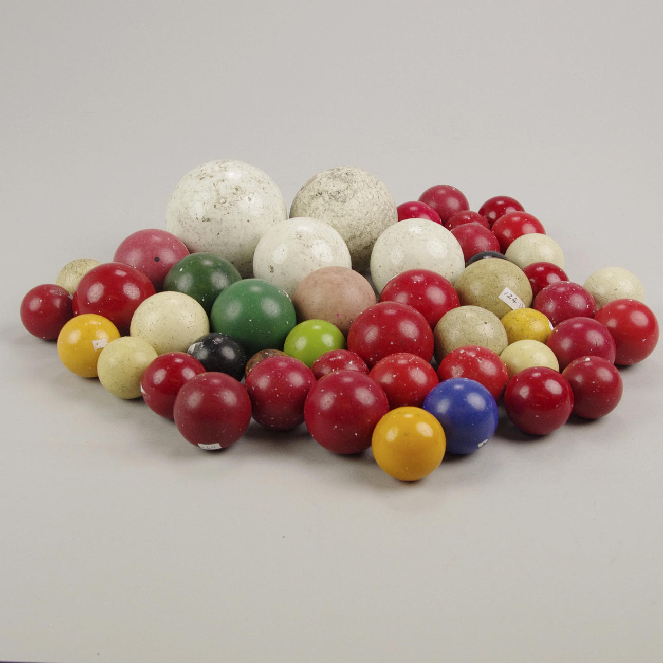 BILJARDBOLLAR M.M., olika färger och storlekar.
