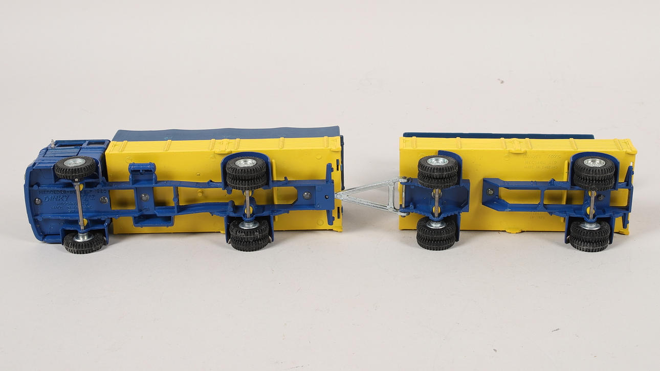 TOY TRUCK, “Mercedes-Benz Truck and Trailer”, Dinky Toys, England
