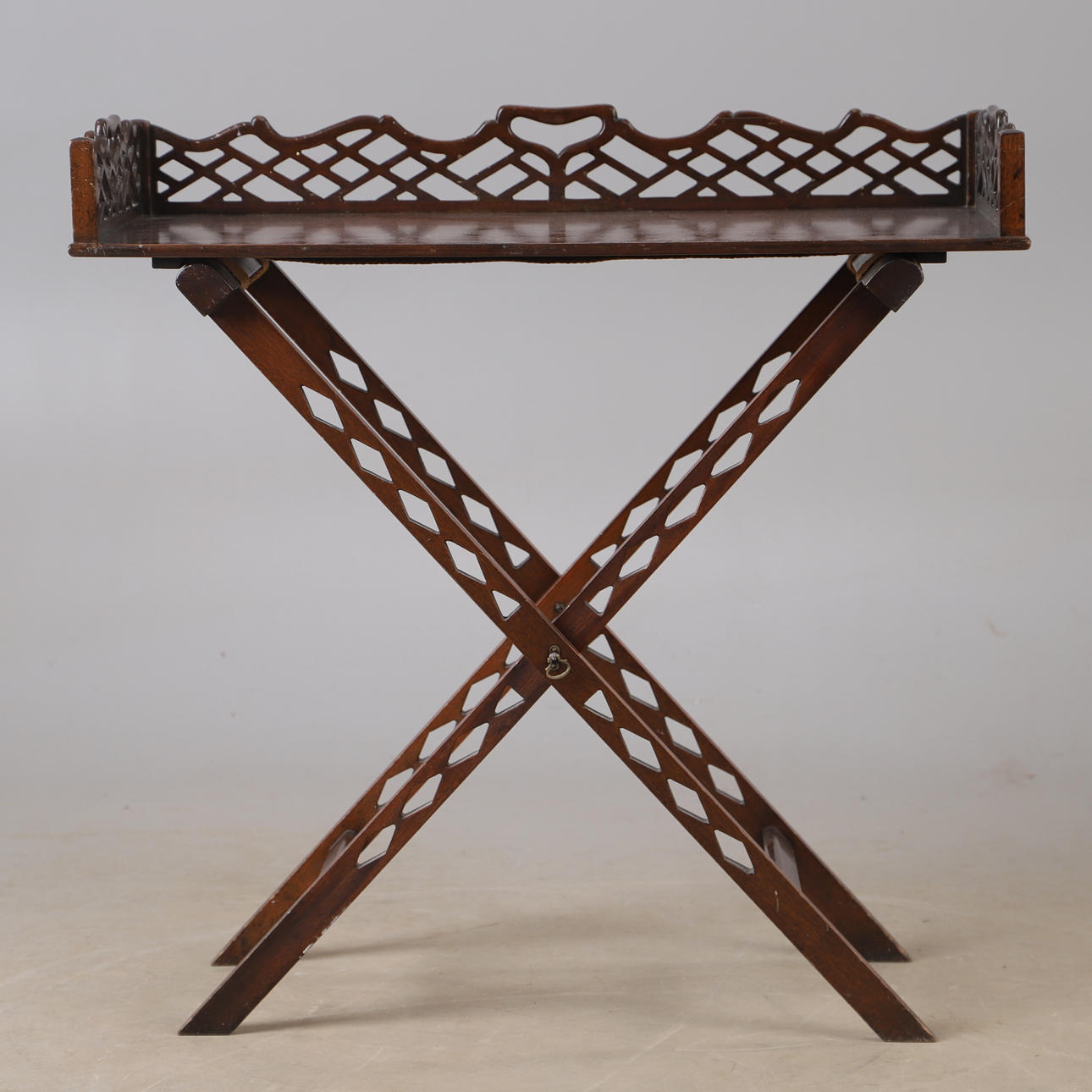 BAKKEBORD, mahogni, engelsk stil.