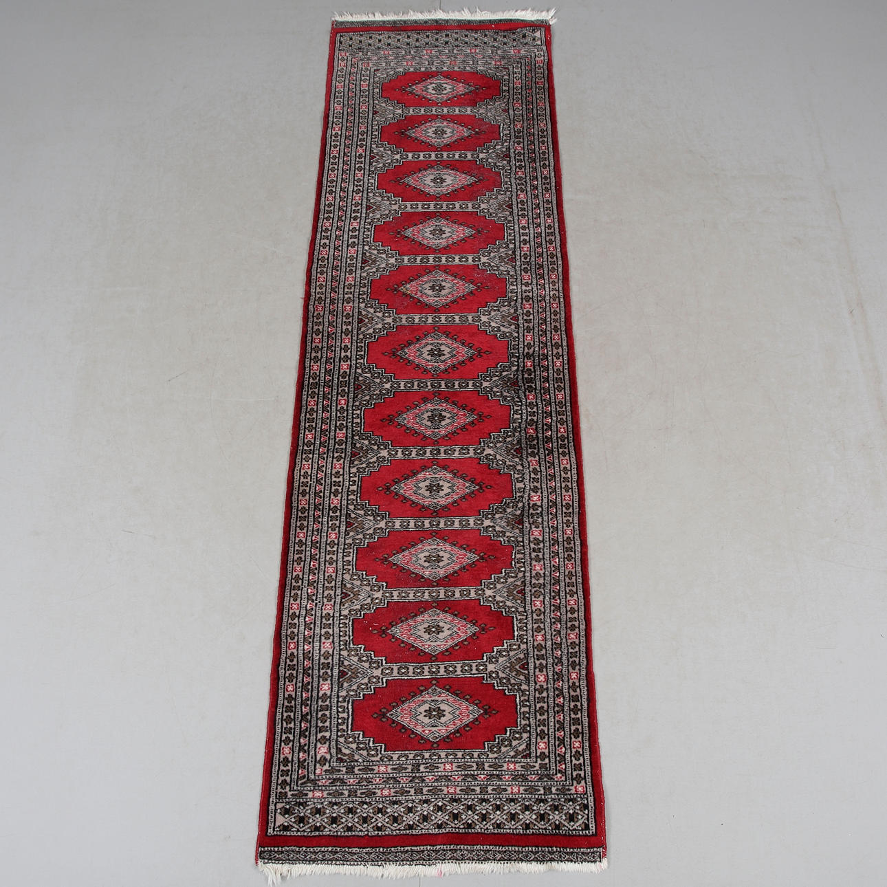 GALLERY MAT, Bokhara, 232 x 63 cm.