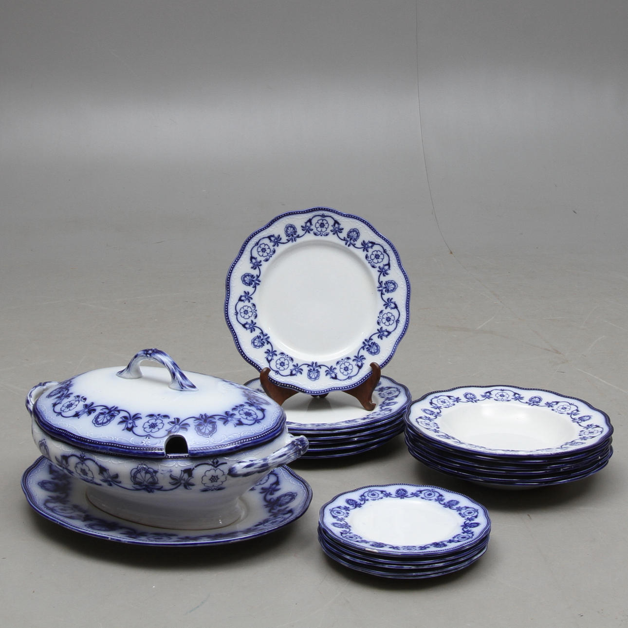 MATSERVIS, 21 delar, flintgods, "Danica", Gustavsberg, 1900-talets början.