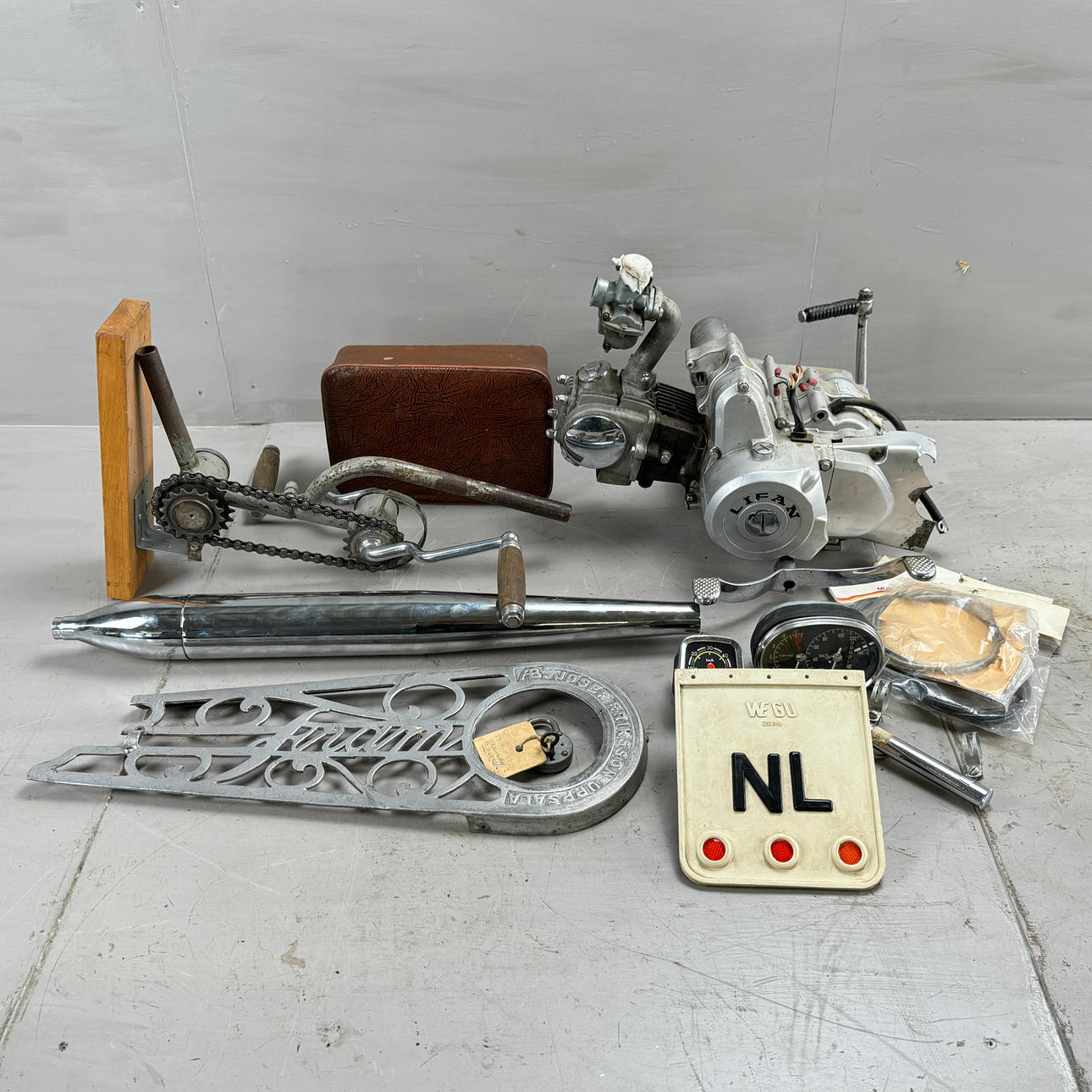 MOPEDDELAR, Parti, bl.a. motor Lifan.