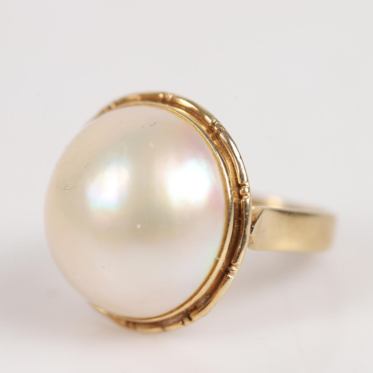 RING, 14 K guld med mabepärla.