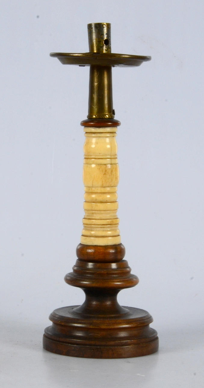 LJUSSTAKE, trä, ben och mässing, 1700-tal.