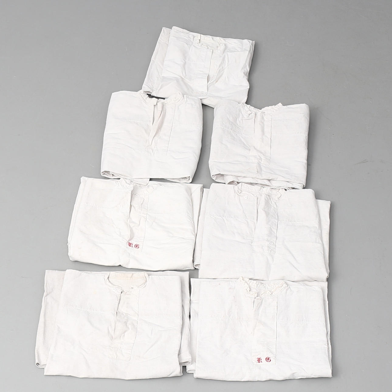 SÄRKAR i linne, 6 st samt 1 i bomull, storlek L, 1800-talets slut.