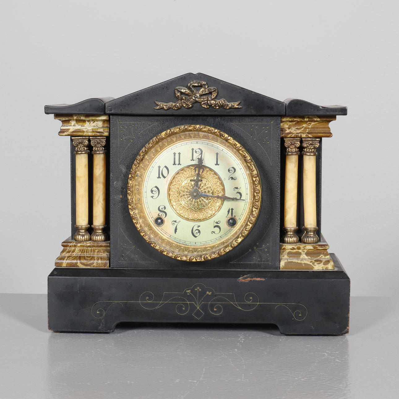 TABLE PENDYL, Ingraham co. Bristol United States.