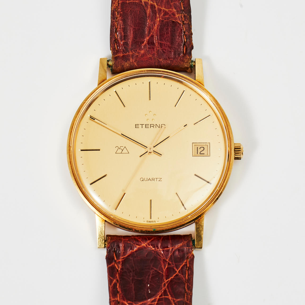 AN ETERNA, quartz, 18K gold case, 1990s.