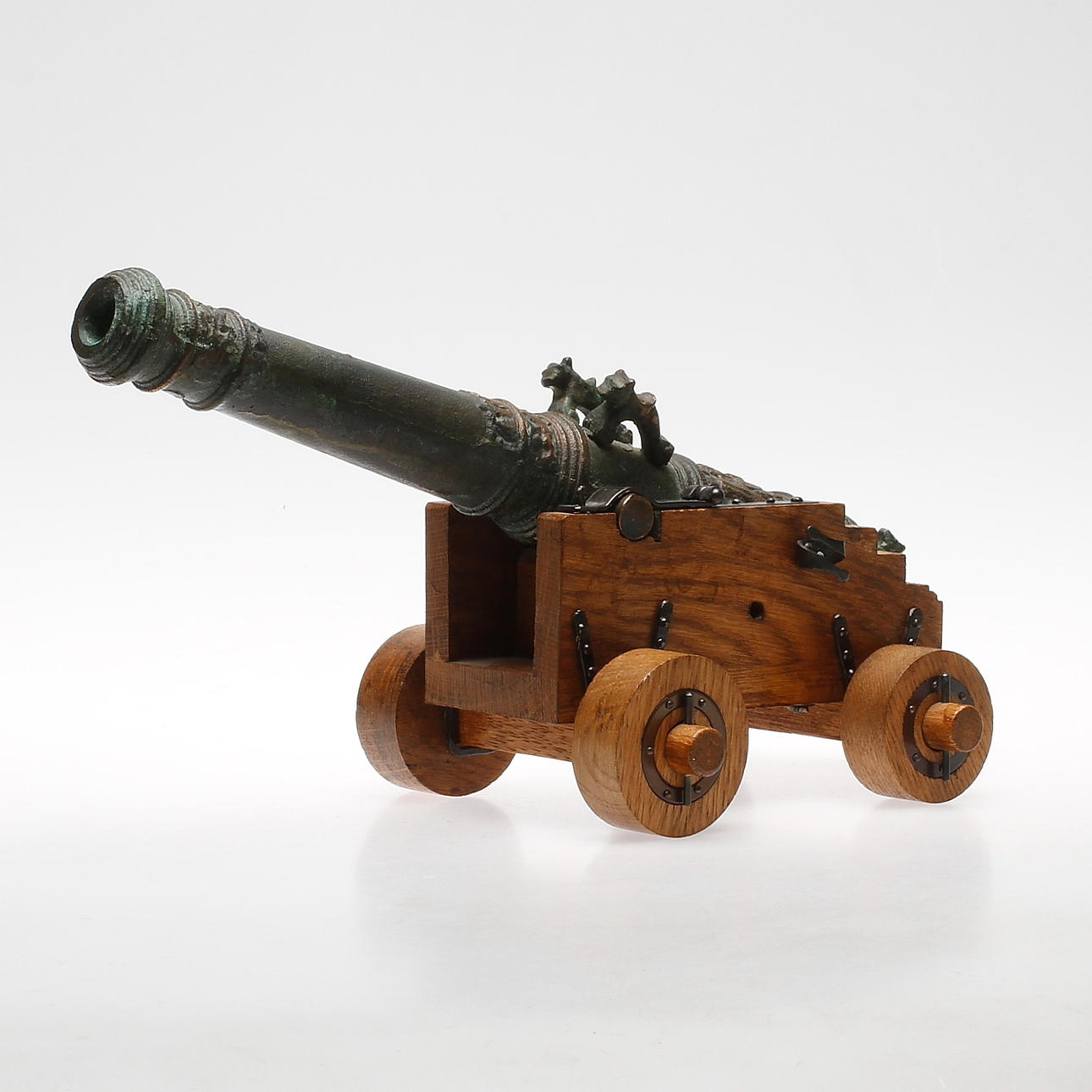 TABLE CANNON, bronze, 20th century.