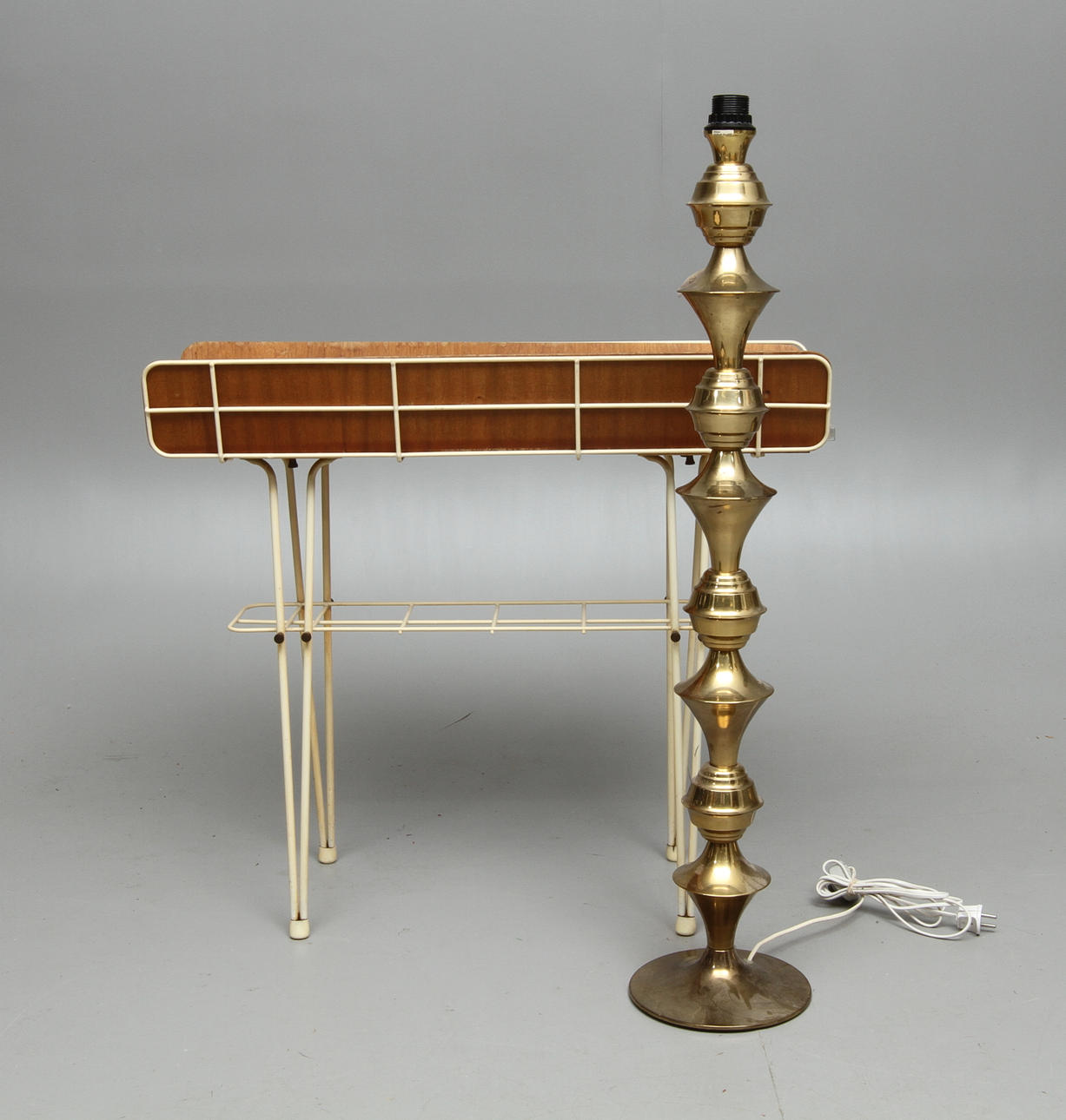 BLOMBORD och GOLVLAMPA, 1900-talets mitt.