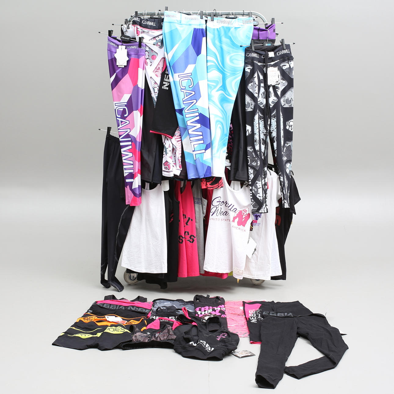 DAMKLÄDER, sport, ca 59 st, storlek M.